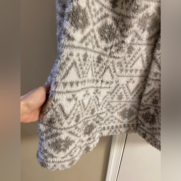 Koolaburra by Ugg vest Sherpa hooded white grey Small - Picture 5 of 7